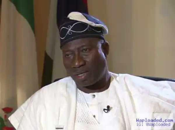 So Sad!!Goodluck Jonathan buries murdered relative amid tears